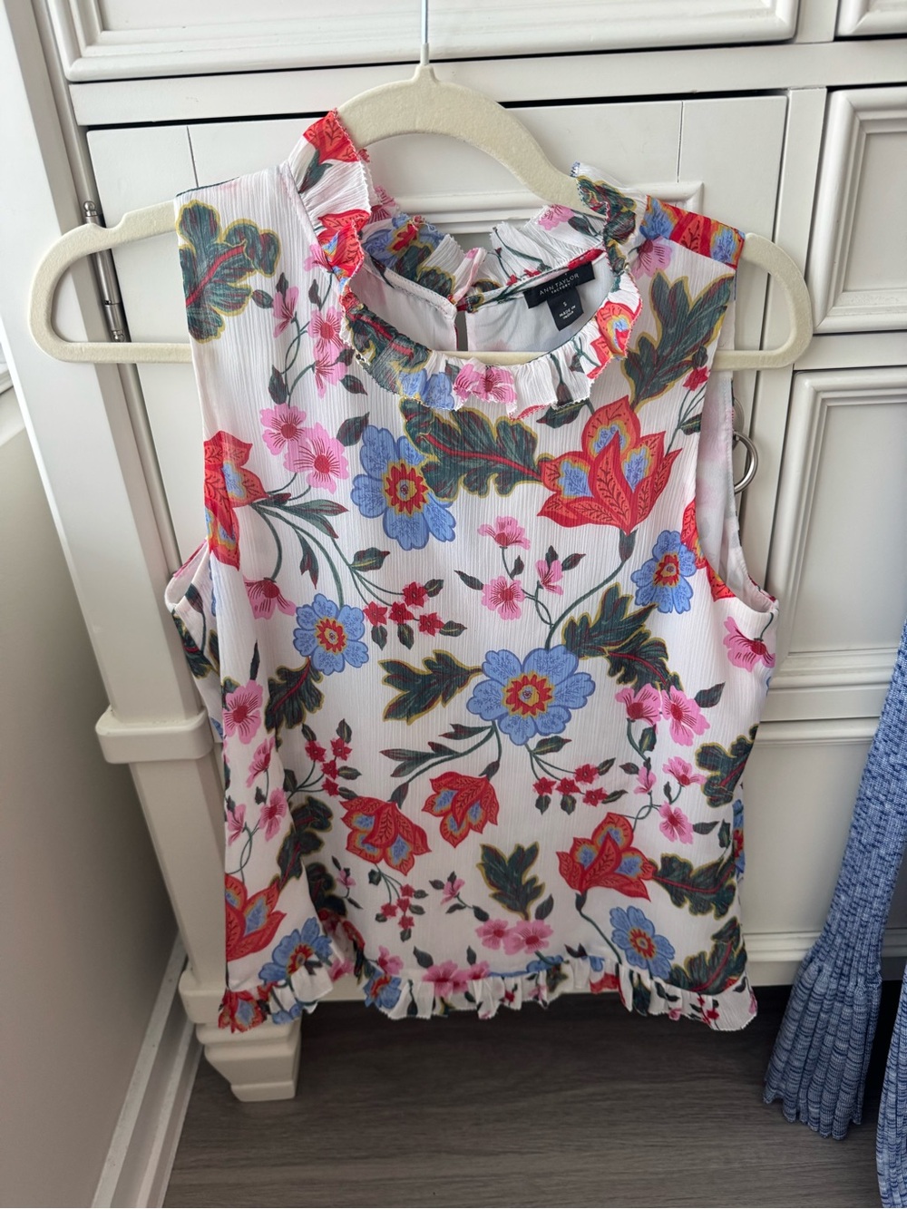Ann Taylor small Floral Ruffle Neck Top - White with Multicolor Floral
